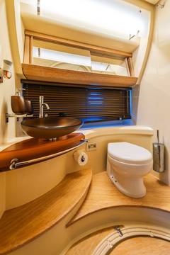 2011 AZIMUT YACHTS 48 Flybridge "PRIME TIME" photo 4