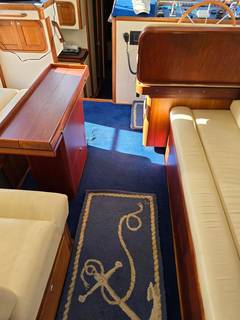 2004 LEGACY YACHTS Sedan Flybridge "LINDY" photo 6