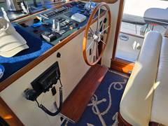 2004 LEGACY YACHTS Sedan Flybridge "LINDY" photo 7