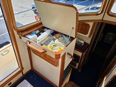2004 LEGACY YACHTS Sedan Flybridge "LINDY" photo 9