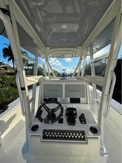2024 INVINCIBLE 33 Catamaran "-" photo 9