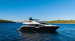 2020 SUNSEEKER 86 Yacht "BLACK MAMBA" photo 6