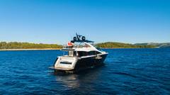 2020 SUNSEEKER 86 Yacht "BLACK MAMBA" photo 8