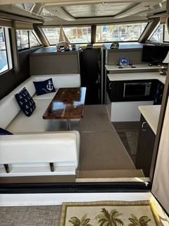 2014 CARVER YACHTS C34 "AQUEOUS SOLUTION" photo 5
