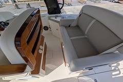 2024 BOSTON WHALER 350 Realm "." photo 2