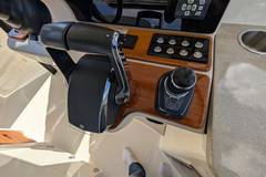 2024 BOSTON WHALER 350 Realm "." photo 4