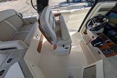 2024 BOSTON WHALER 350 Realm "." photo 5