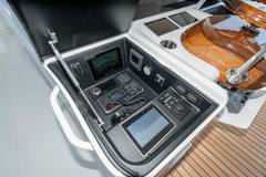 2025 VIKING 90 Convertible "ZATARA" photo 8