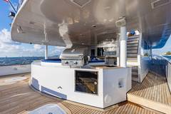 2009 CRYSTAL YACHT "EMPIRE SEA" photo 4