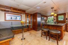 2009 CRYSTAL YACHT "EMPIRE SEA" photo 9