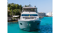 2009 AZIMUT YACHTS Flybridge 85 "KNOT WOKE" photo 4