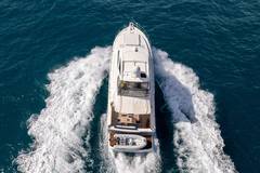 2015 RIVIERA 53 Enclosed Bridge "LUNA" photo 4