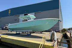 2021 EVERGLADES 365 Center Console "BABY SEAL" photo 3