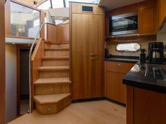 2010 SUNSEEKER Predator 64 "M/Y MIEL" photo 4