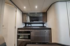 2021 AZIMUT YACHTS VERVE 47 "QUATTRO CAVALLI" photo 9