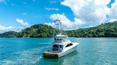 2017 VIKING 62 CONVERTIBLE "OFFENSIVE" photo 6