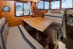 2018 RANGER TUGS 31 Sedan "CLIFFORD" photo 3