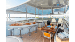 2005 PALMER JOHNSON Raised Pilothouse "TEMPTATION" photo 9