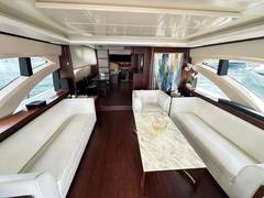 2010 AZIMUT YACHTS 75ft "75FT AZIMUT 2010, MINIMAL RISK" photo 4