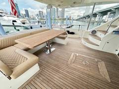 2010 AZIMUT YACHTS 75ft "75FT AZIMUT 2010, MINIMAL RISK" photo 5