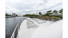 1998 HATTERAS 82 Convertible "BELLISSIMA" photo 4