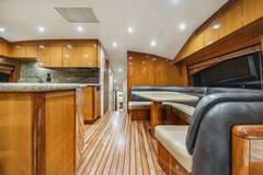 2008 HATTERAS "REEL TEXAN" photo 6