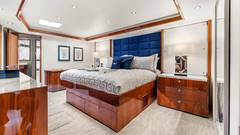 2017 VIKING 92 Enclosed Bridge "DOUBLE BARREL" photo 4