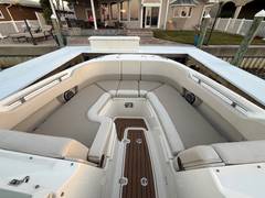2017 BOSTON WHALER 320 VANTAGE "BOSTON WHALER 320 VANTAGE" photo 4