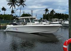 2018 BOSTON WHALER 330 OUTRAGE "BOSTON WHALER 330 OUTRAGE" photo 2