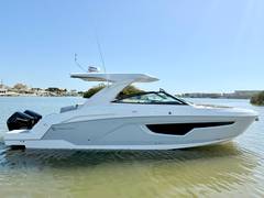 2026 CRUISERS YACHTS 34 GLS Outboard "CRUISERS YACHTS 34 GLS OUTBOARD" photo 2