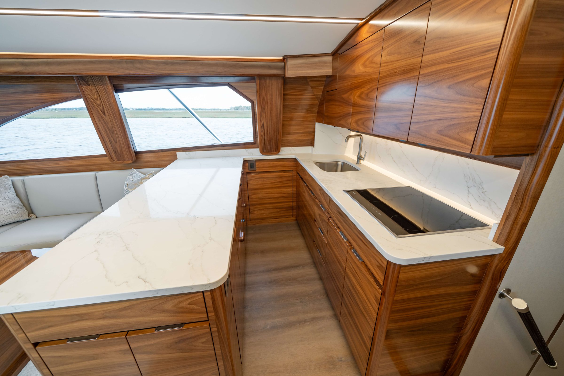 Viking 50 Open Bridge - CC-01452.jpg