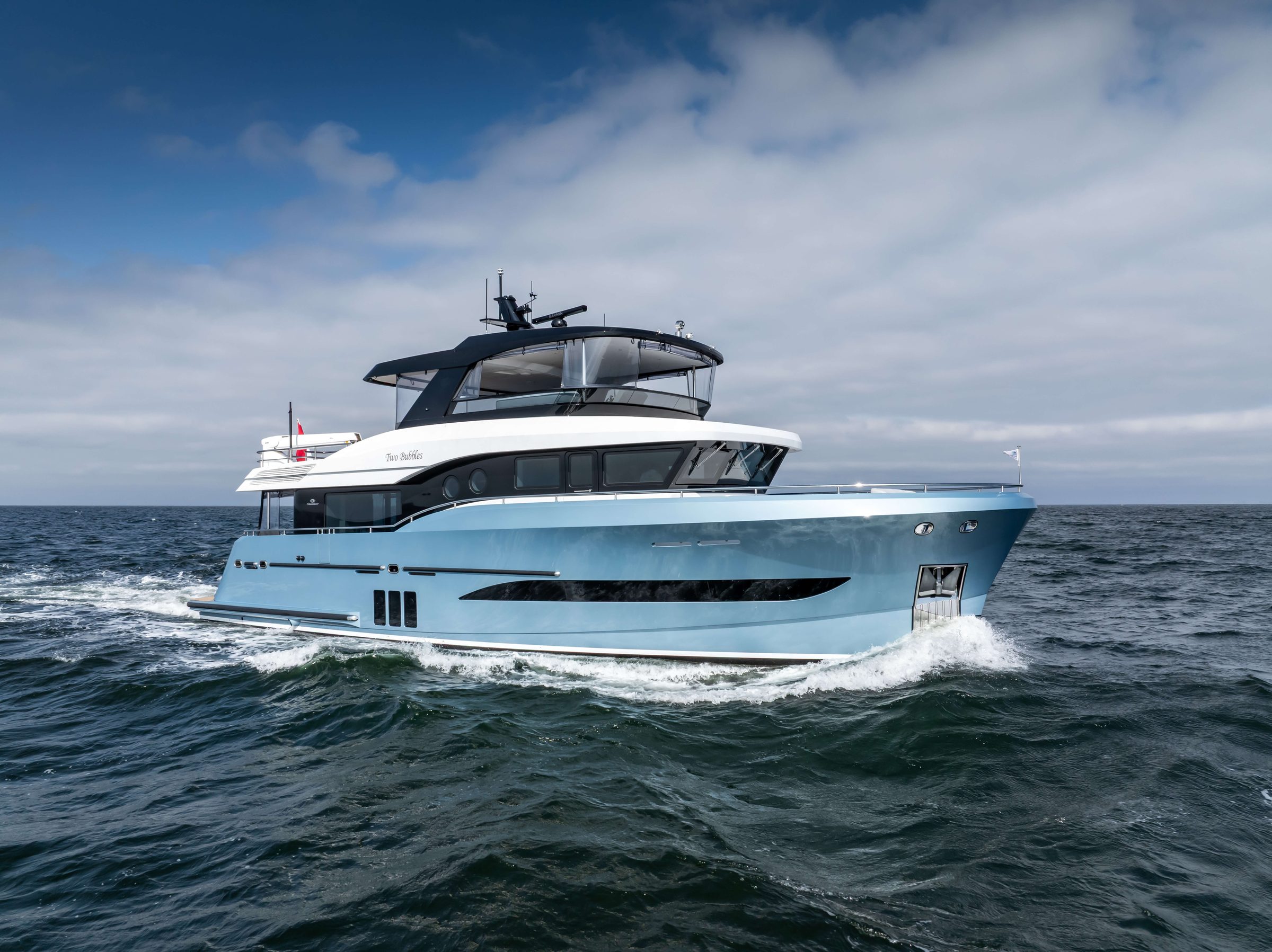 Steeler Ocean Explorer 72 motor yacht exterior