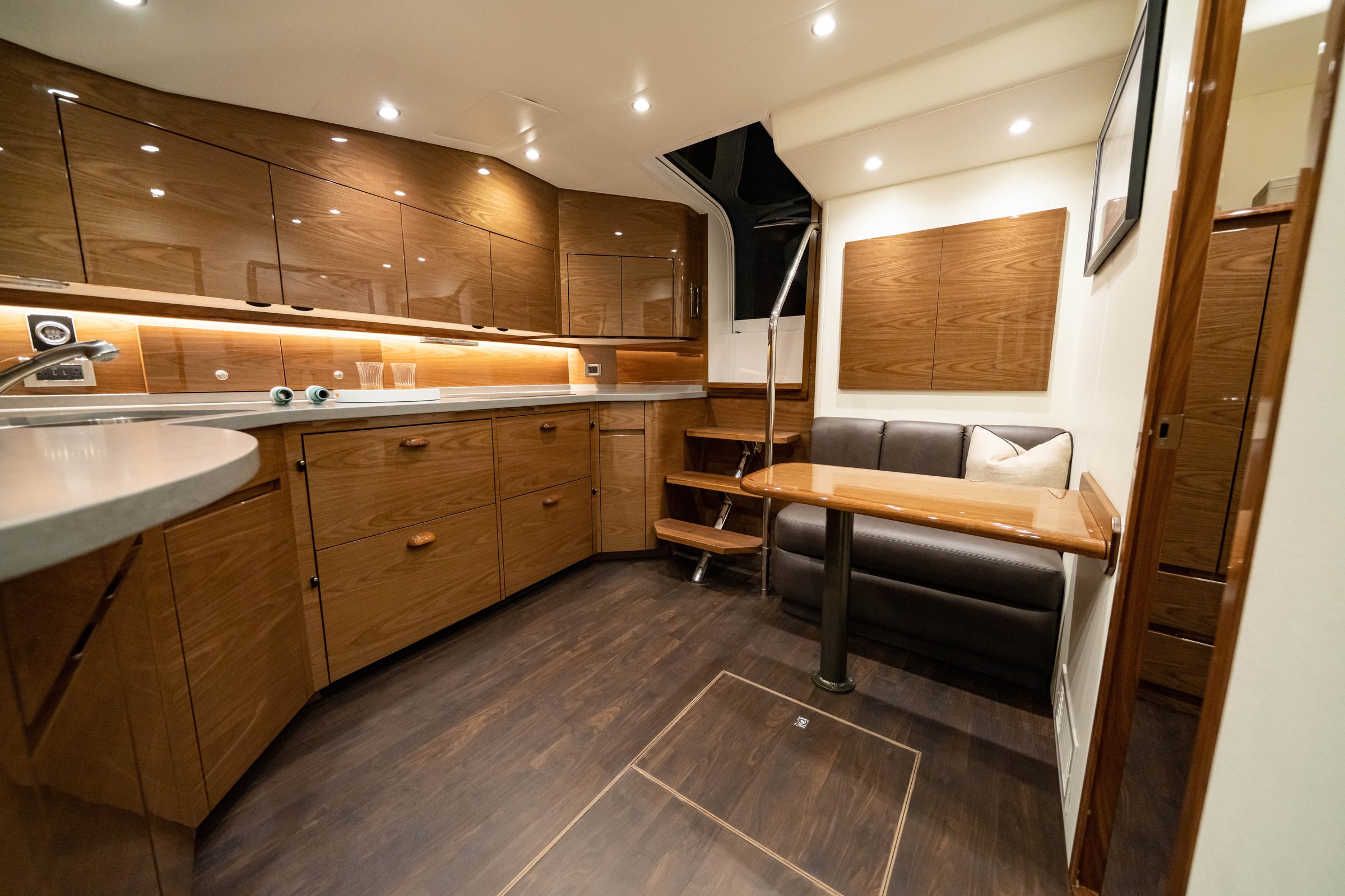 Viking 54 Sport Tower - Viking-54-ST-Interior