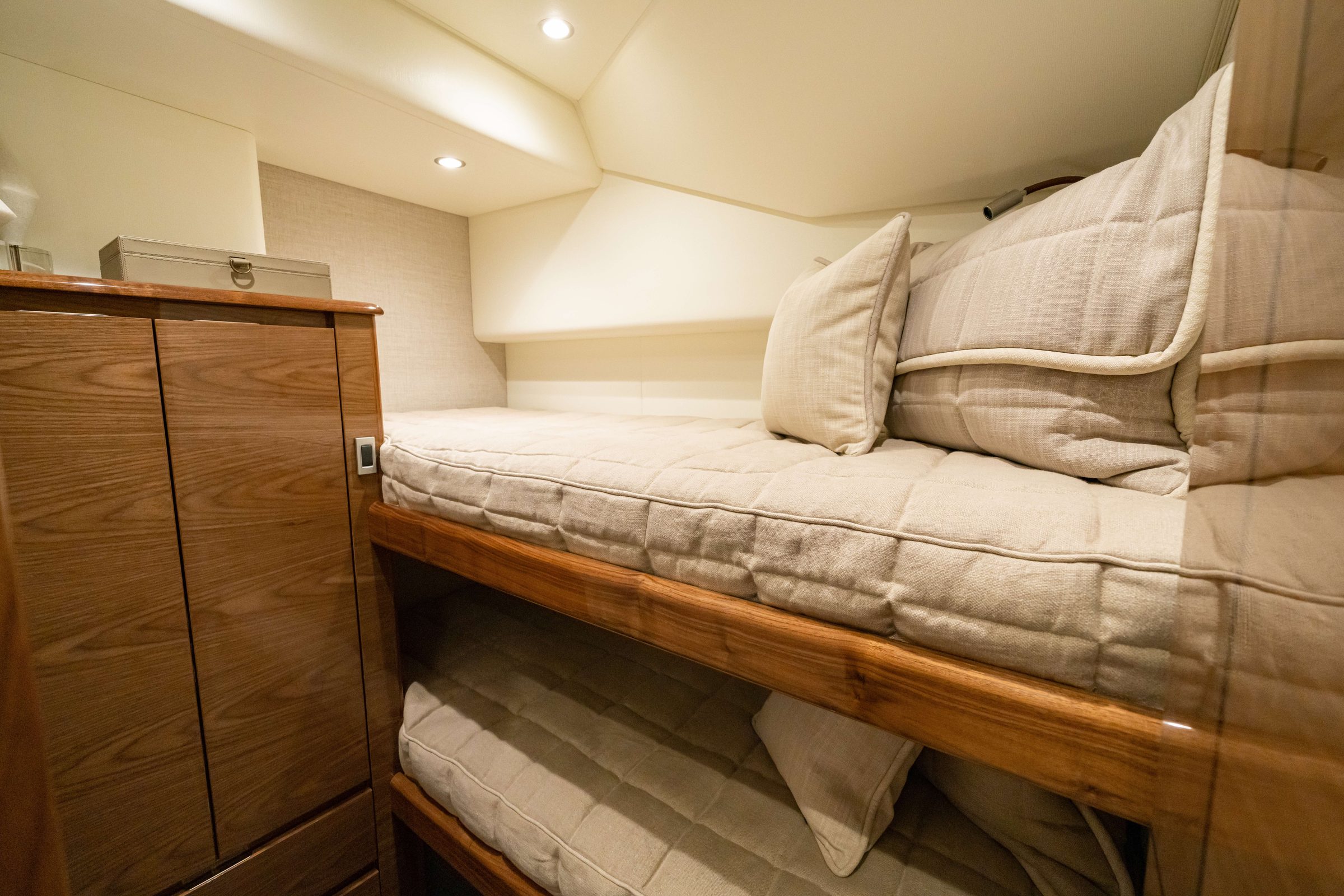 Viking 54 Sport Tower - Viking-54-ST-stateroom