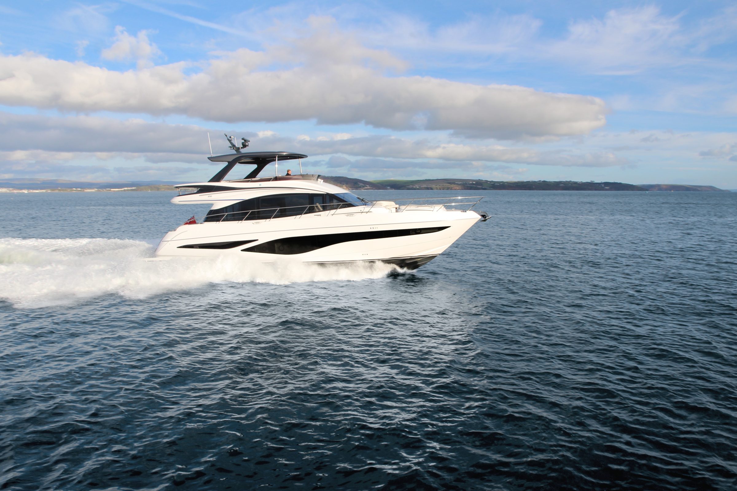 Princess F65 - f65-exterior-white-hull-2