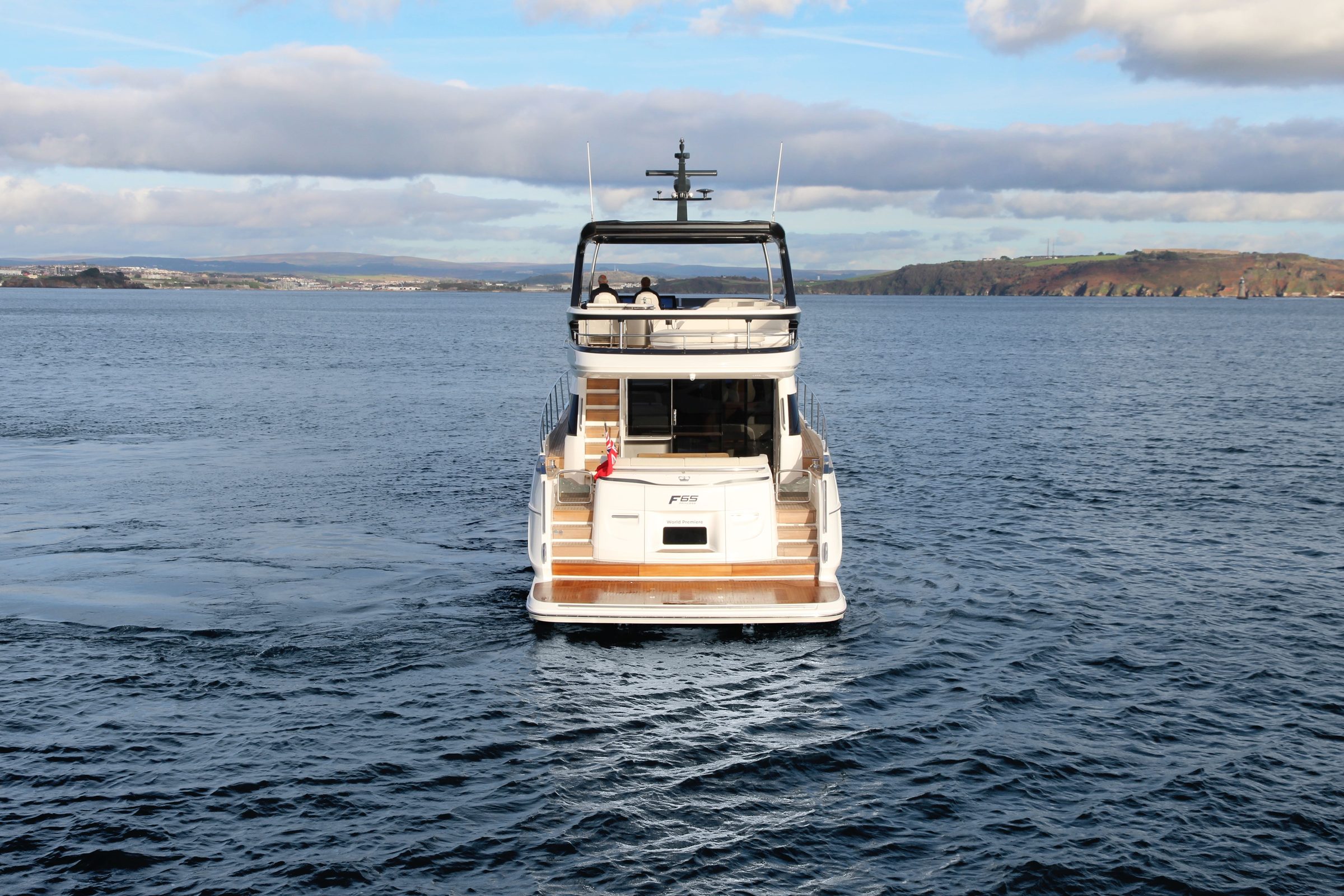 Princess F65 - f65-exterior-white-hull-5