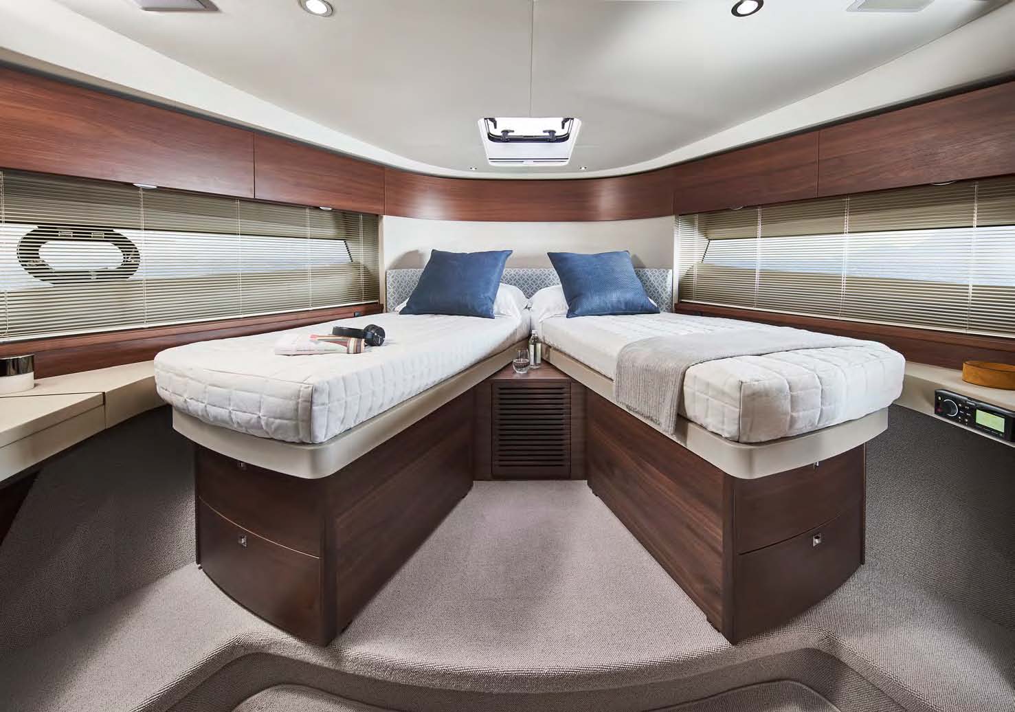 Princess F50 - f50-interior-forward-cabin-walnut-satin-1
