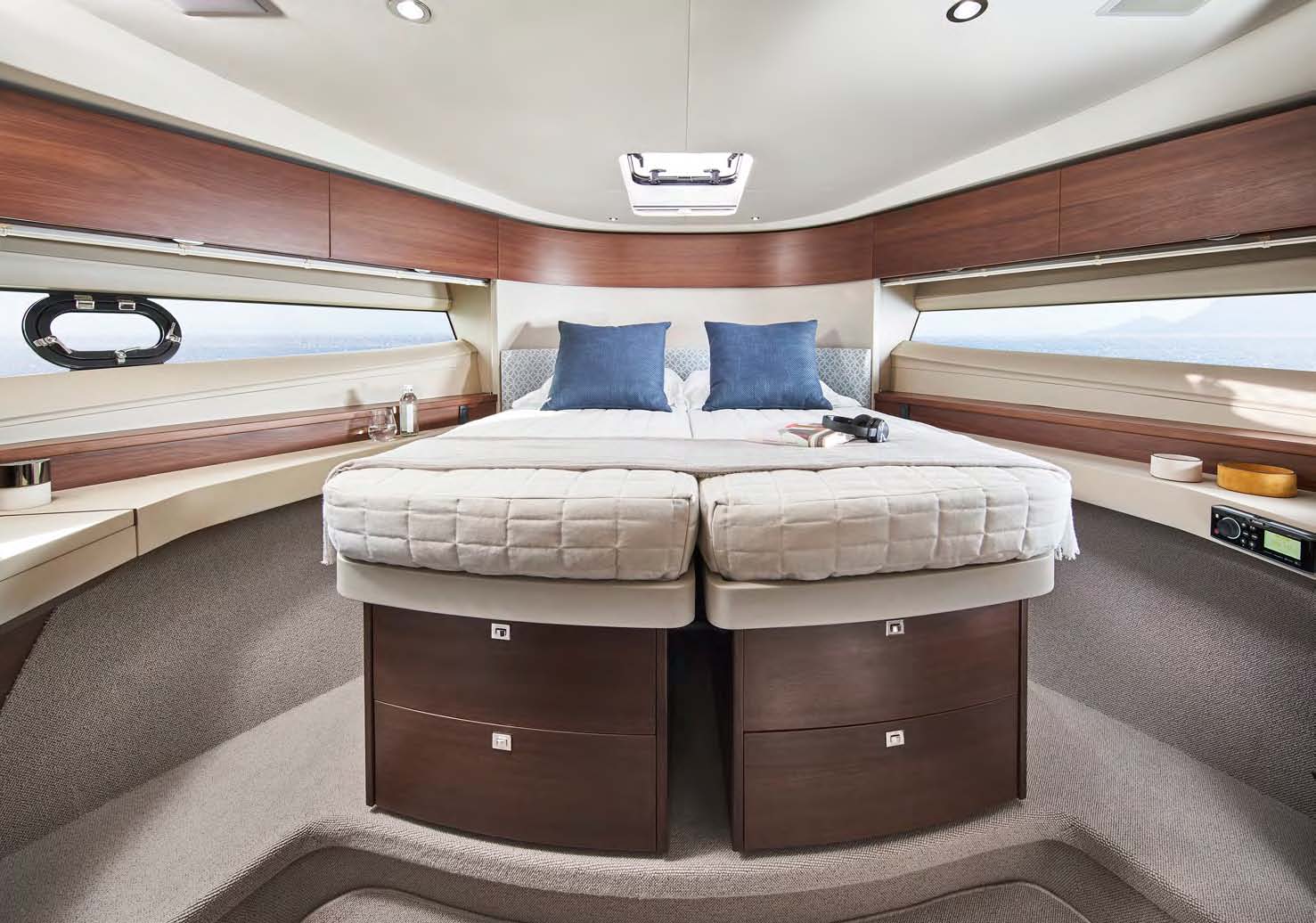 Princess F50 - f50-interior-forward-cabin-walnut-satin-2