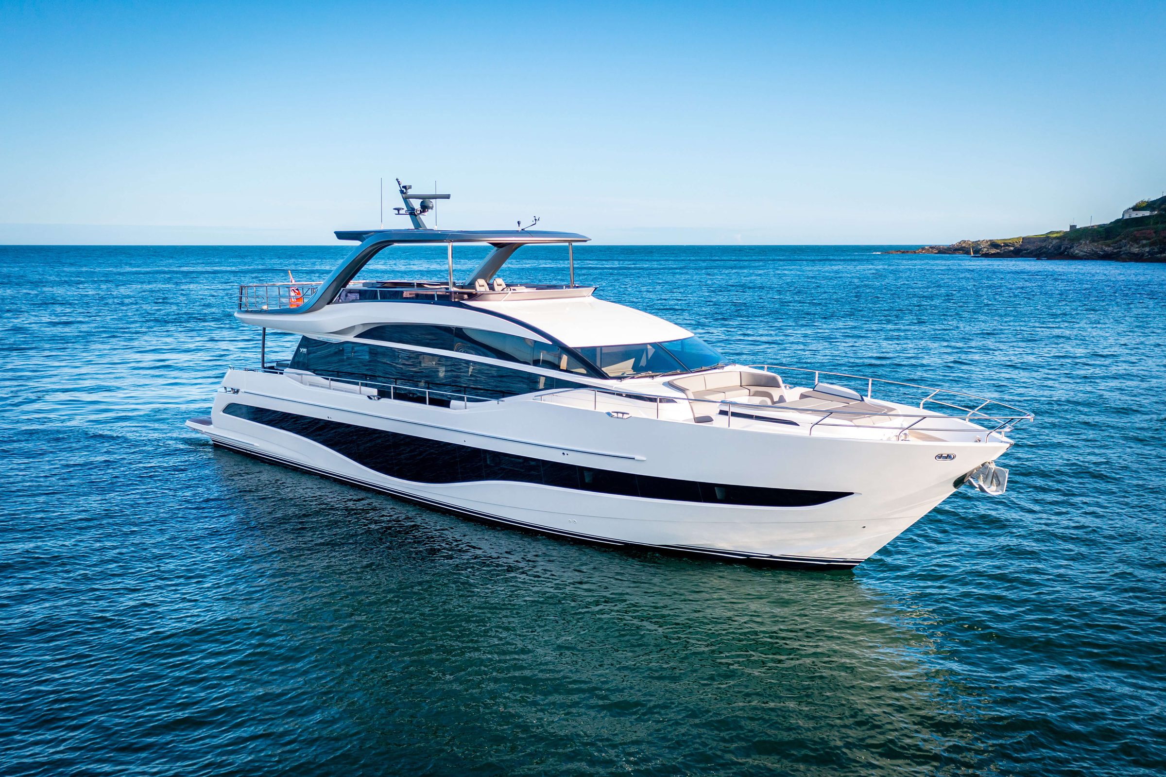 Princess Y85 motor yacht exterior