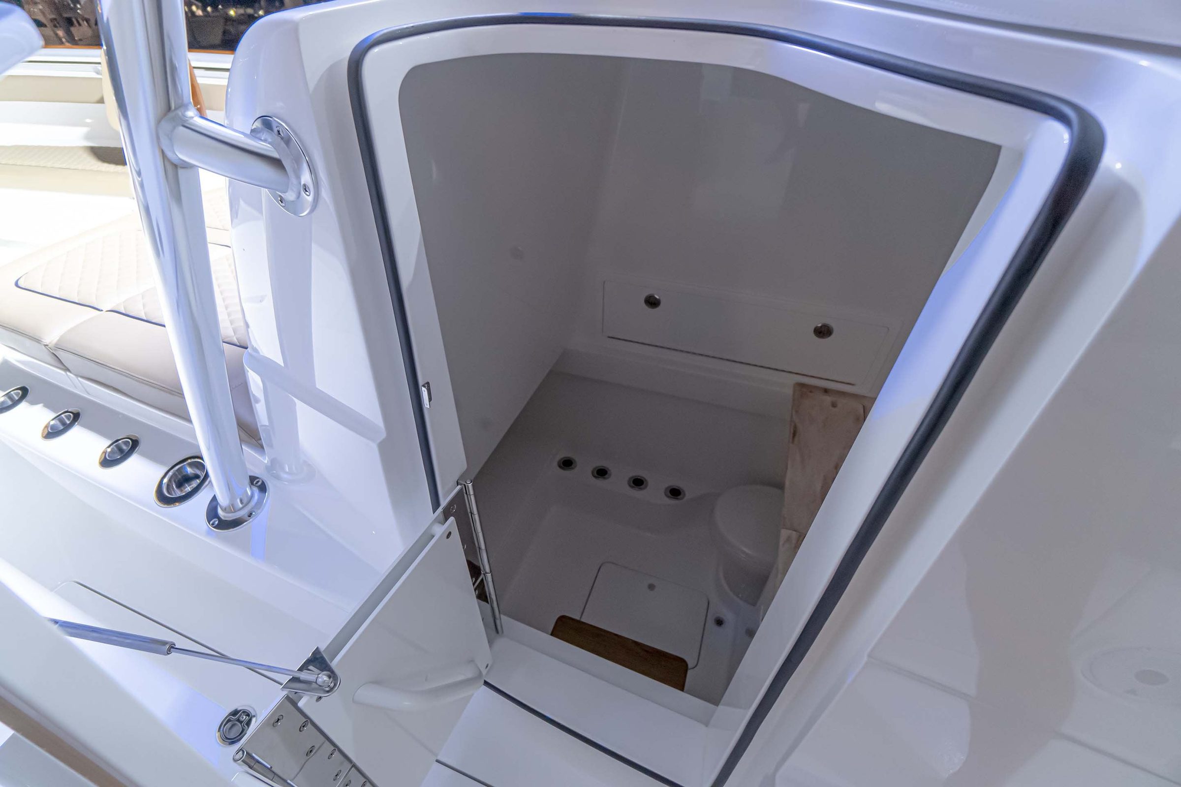 Valhalla Boatworks V-41 - CC-03176_2880px_2x