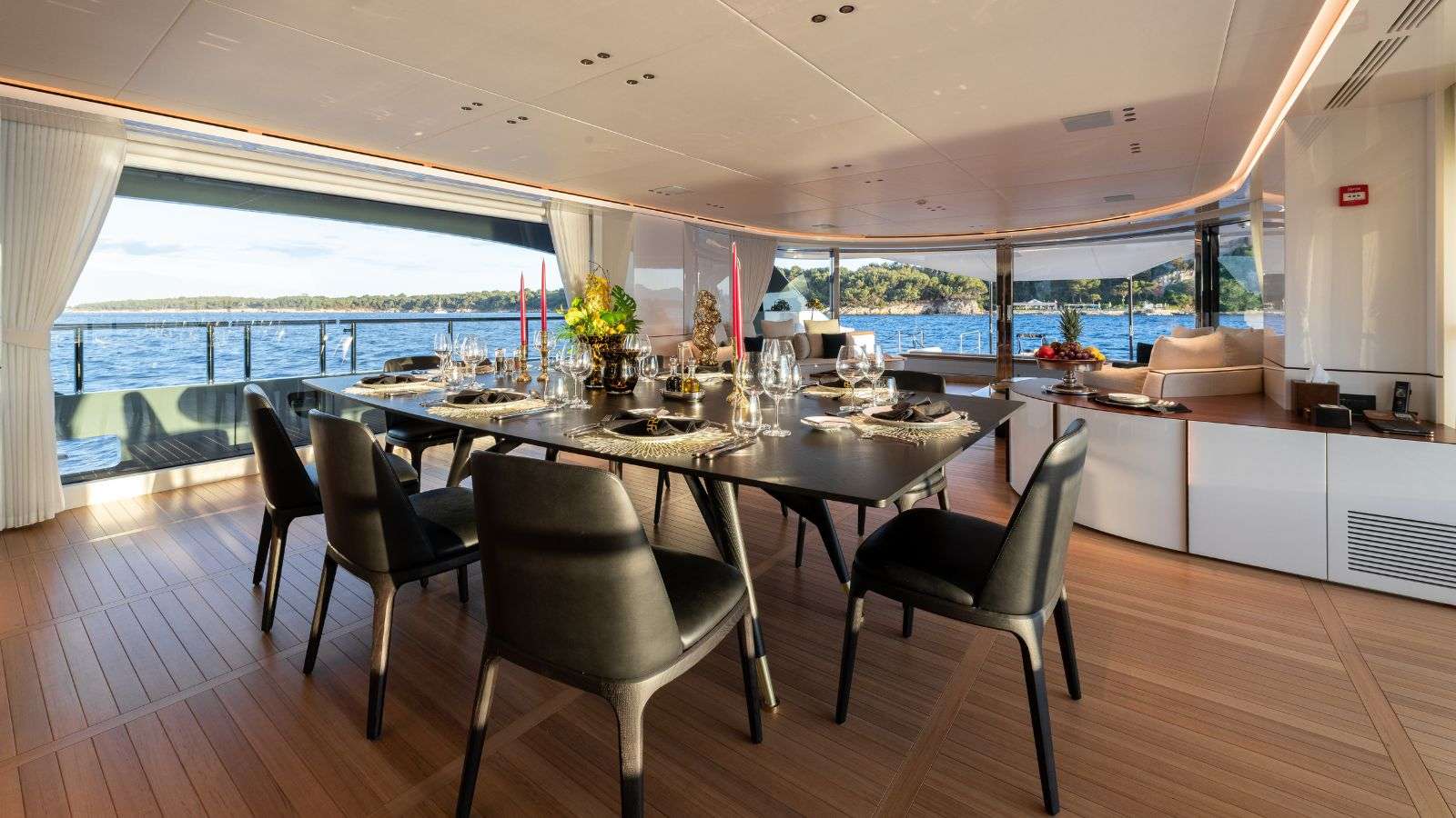 Main Saloon Dining