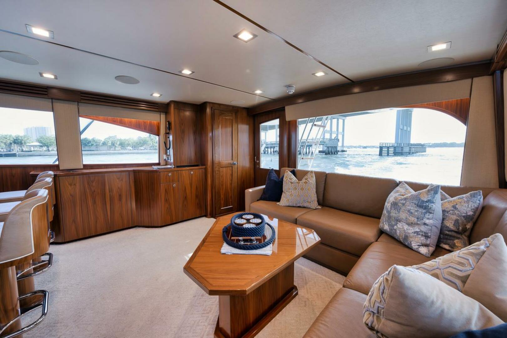 Viking 68 JO-LI - Interior Salon