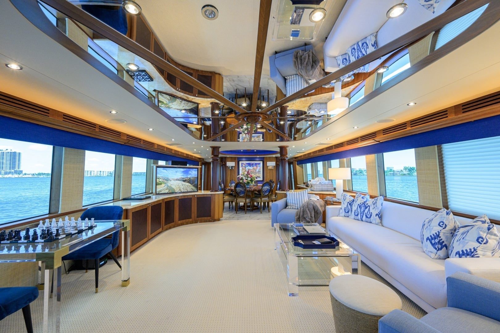 2005 Hatteras 100 Motor Yacht "MAGIC" - photo 2