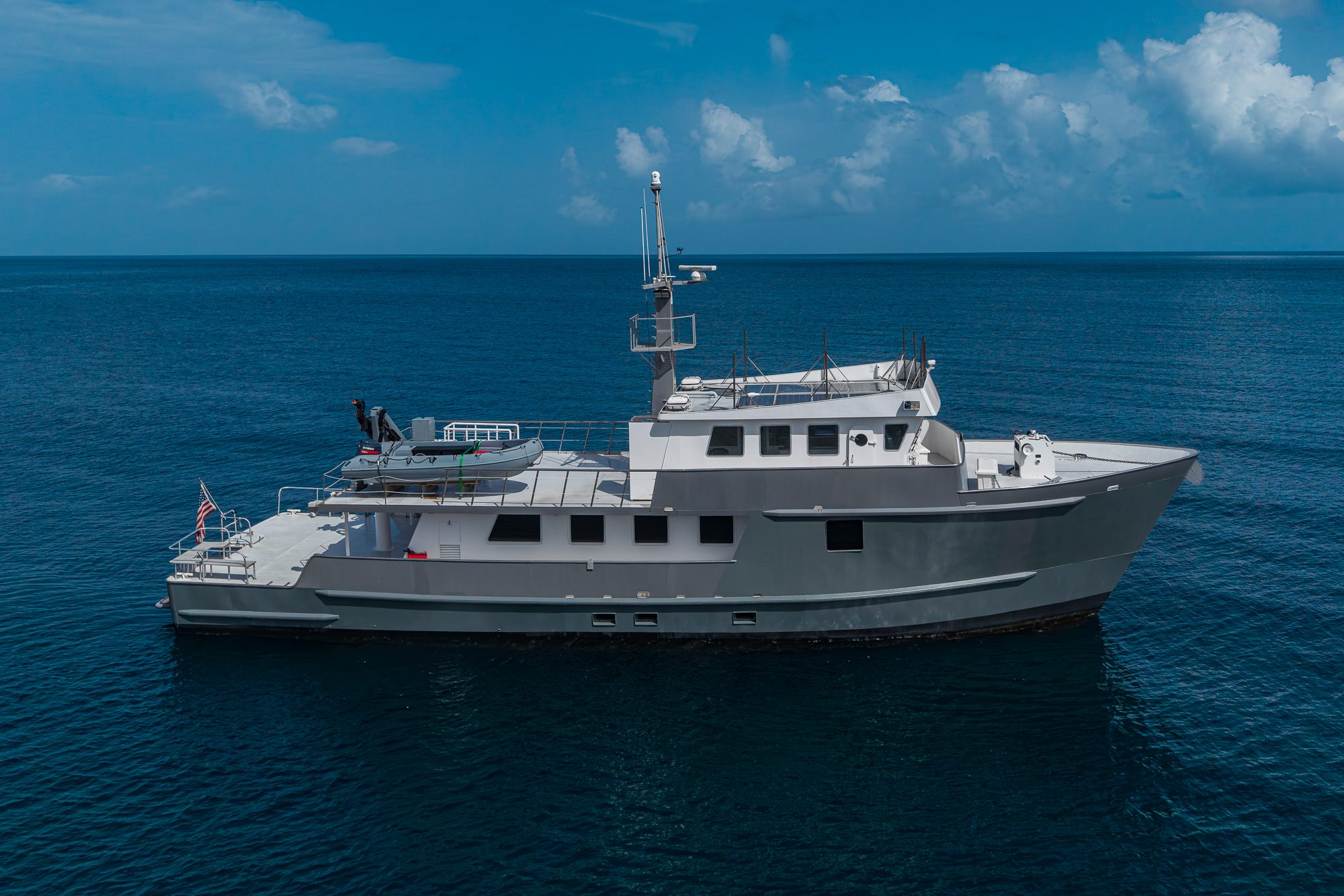 2013 95' Ocean Voyager Expedition CARE BEAR - Photo