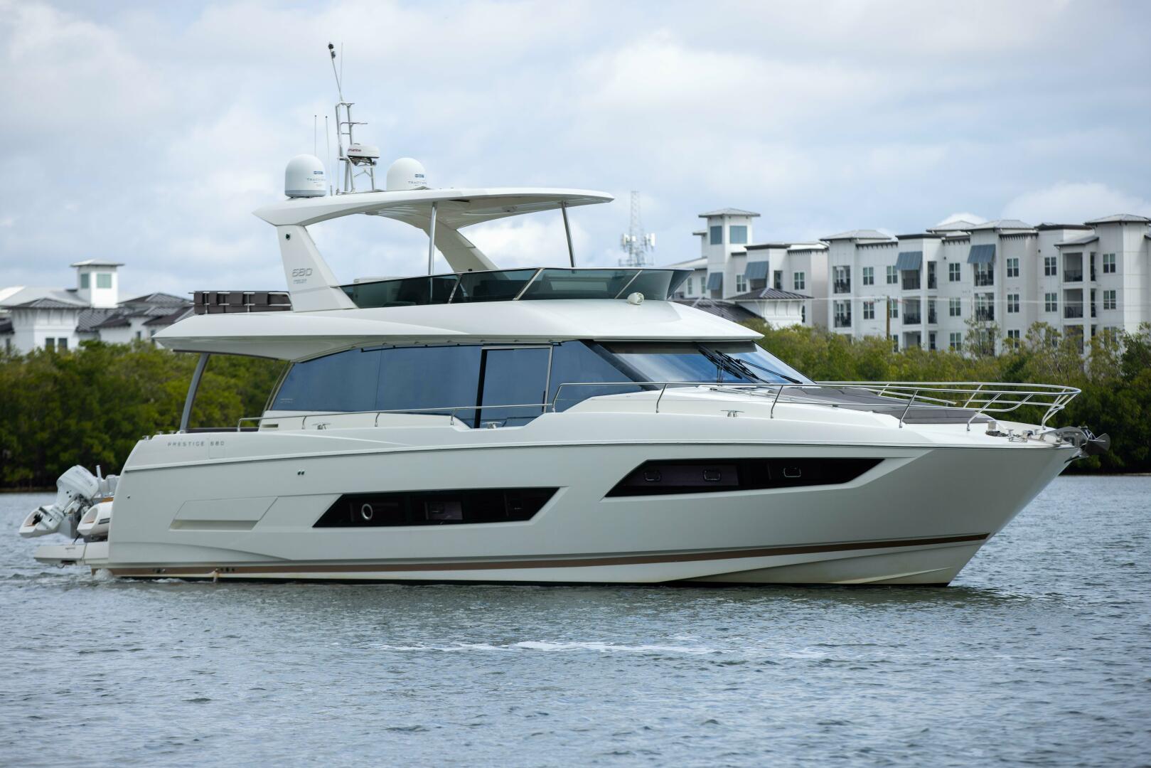 2018 Prestige 680 Flybridge "Prestige Worldwide" - photo 1
