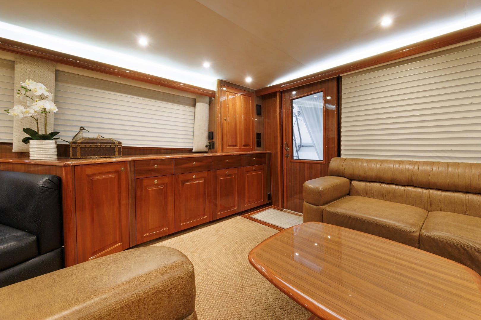 2005 Viking 61 Convertible "YOLO" - photo 2