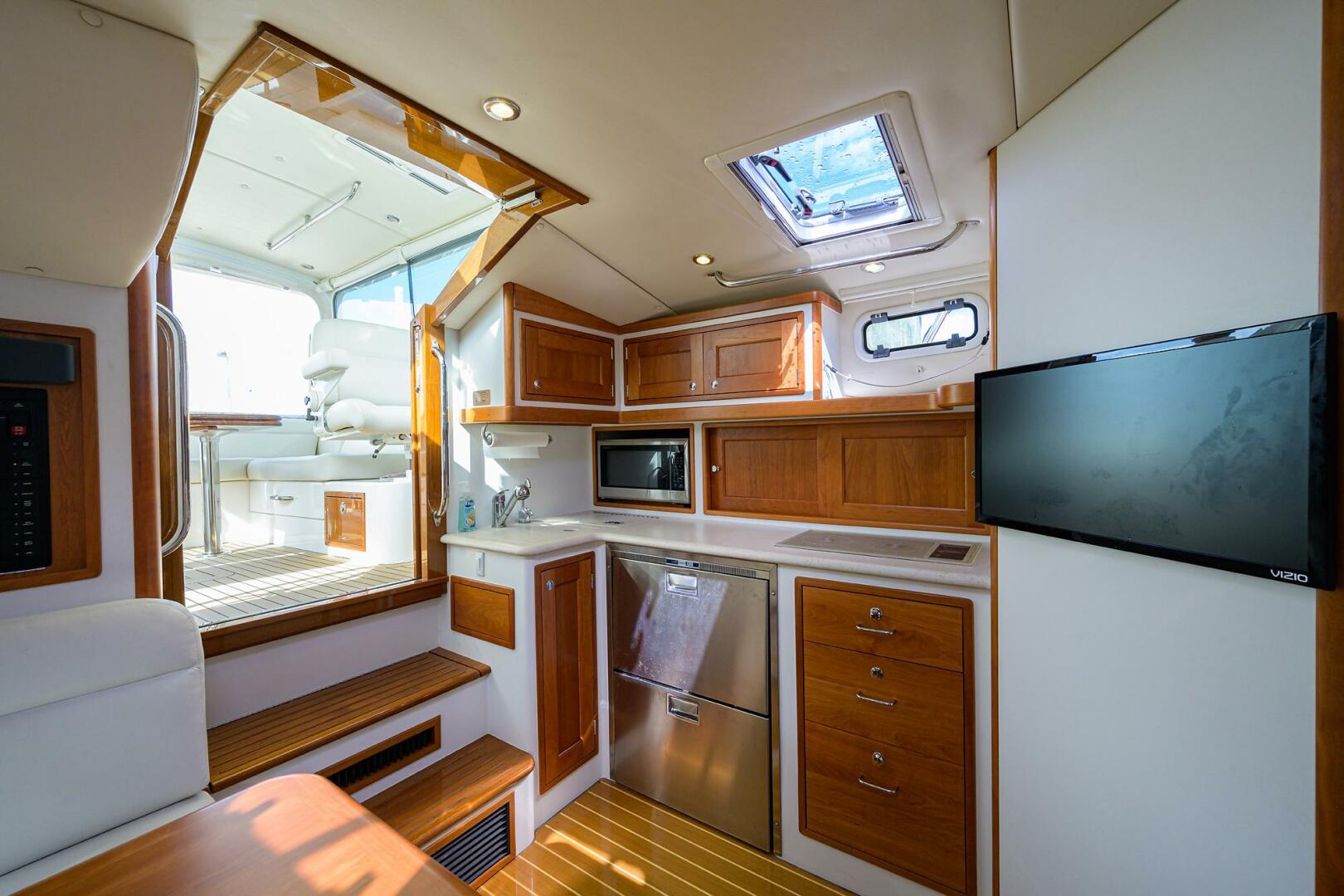2019 MJM 43z "Scout" - photo 2