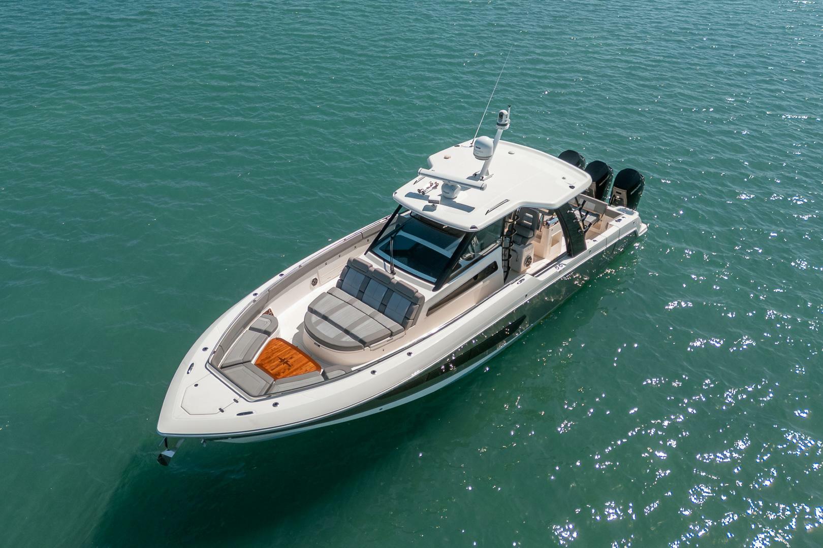 2023 Boston Whaler 420 Outrage "PIPE DREAM" - photo 2