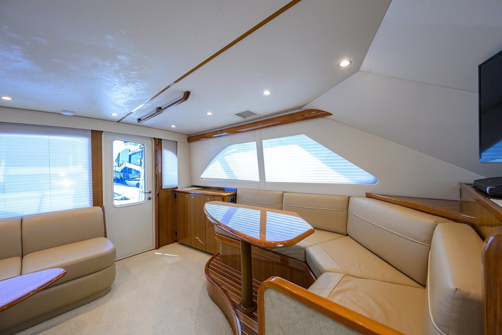 2015 Viking 42 Convertible 