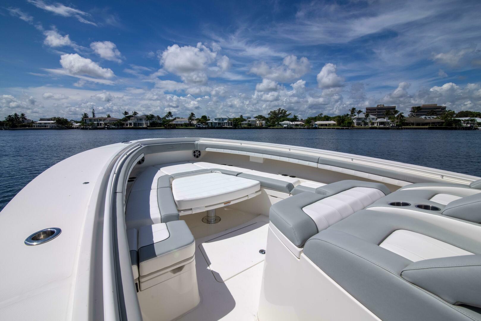 2021 Regulator 41 Center Console "41 Regulator 2021" - photo 2